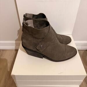 Eileen Fisher Size 8 Ankle Booties Heeled Nubuck Suede Side Snap Rear Zipper